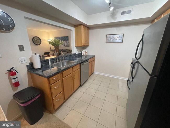 Building Photo - 907 Gregorys Way