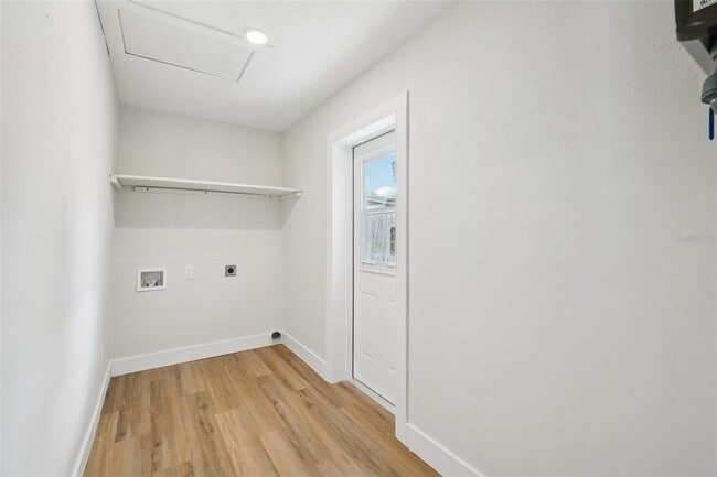 Building Photo - 311 Shore Dr E