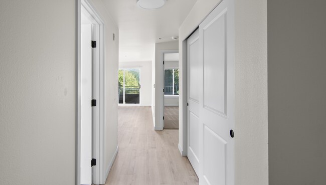 Building Photo - Vista Apartments