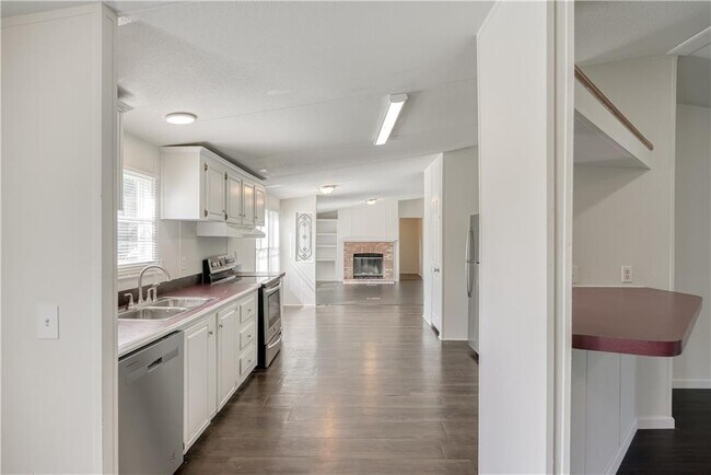 Building Photo - 2178 GA-323