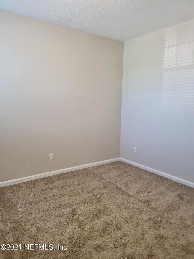 Building Photo - 334 Pine Bluff Dr