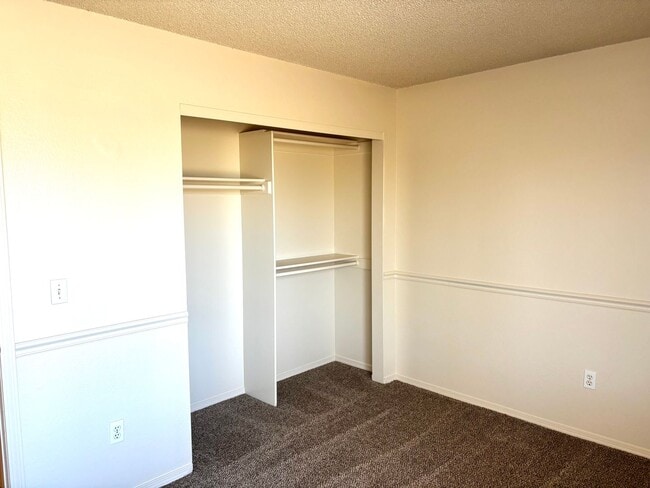 Building Photo - Stunning 3 bed 3 bath rental home in Highlands Ranch CO 80126 available 4-1-2026