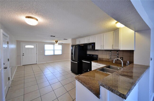 Building Photo - 13738 Melanie Ave