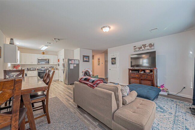 Building Photo - 15708 Del Norte Dr