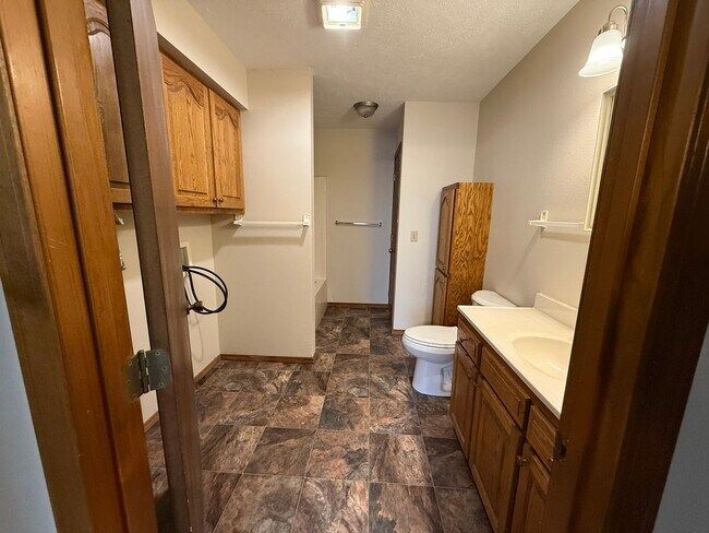 Building Photo - Midwest Ridge Investment Group LLC