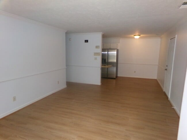 Building Photo - 406 75th Ave N