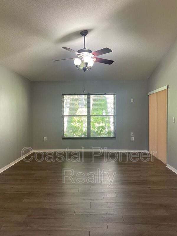 Building Photo - 10542 San Travaso Dr