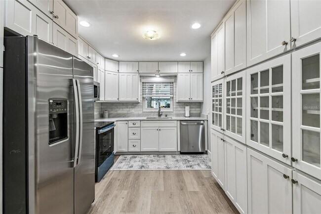 Building Photo - 8 Glencoe Pl