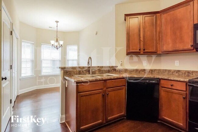 Building Photo - 1012 Pilgrim Ln