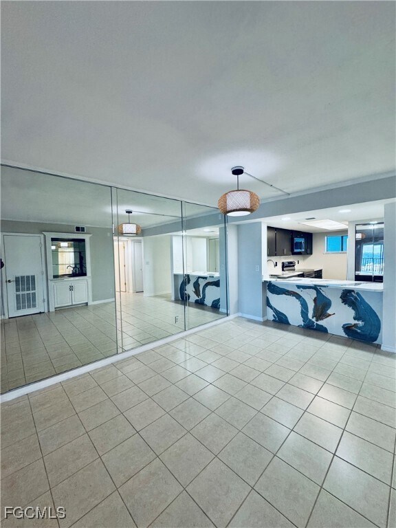 Building Photo - 2711 First St