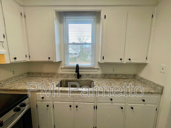 Building Photo - 105 W High St