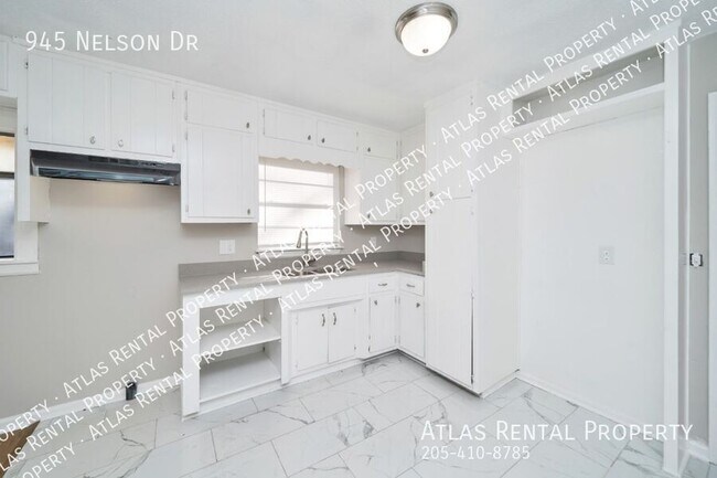 Building Photo - 945 Nelson Dr