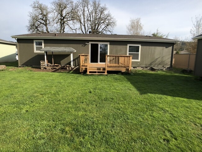 Building Photo - Beautiful and Convenient Turner Location!