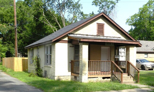 Building Photo - 1015 Frank St