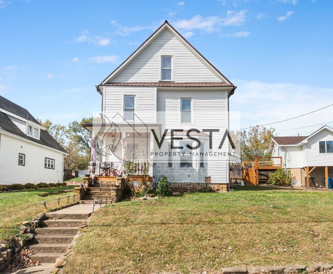 Building Photo - 241 N Main St