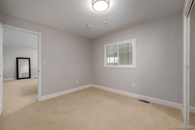 Building Photo - 5677 S Park Pl