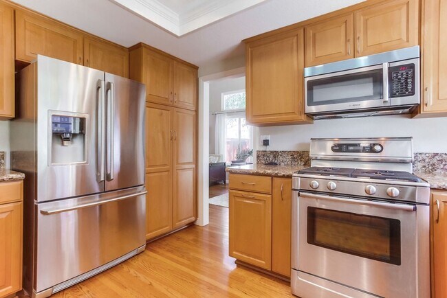 Building Photo - Stunning 4 Bed, 3 Bath Home on Cul-de-Sac in Scripps Ranch - No Pet Allowed