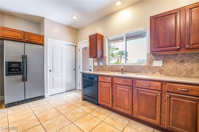 Building Photo - 9372 Glendora Valley St