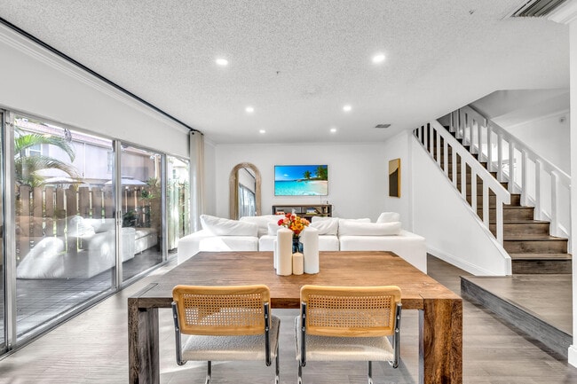 Building Photo - 881 NW 81st Way