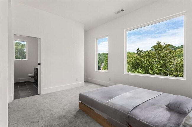 Building Photo - 1756 N Akin Dr NE