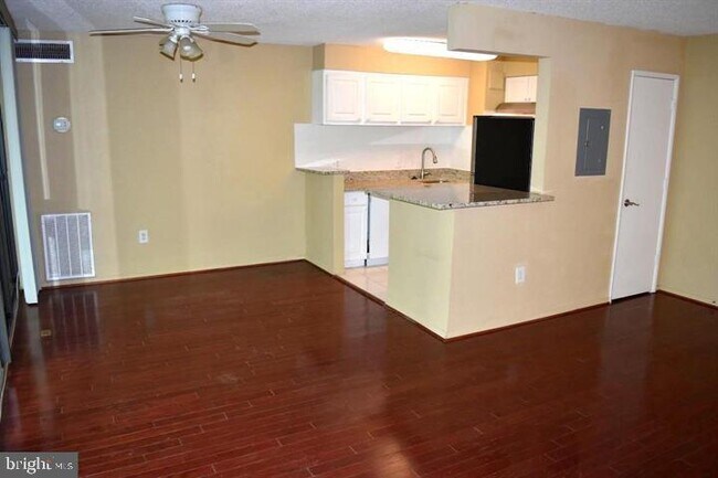 Building Photo - 4 S Van Dorn St