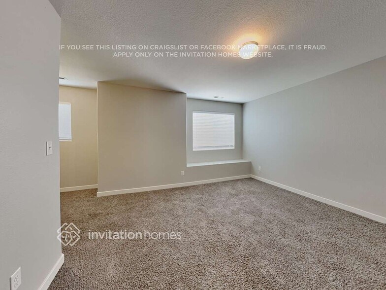 Building Photo - 4059 Creek Legend View