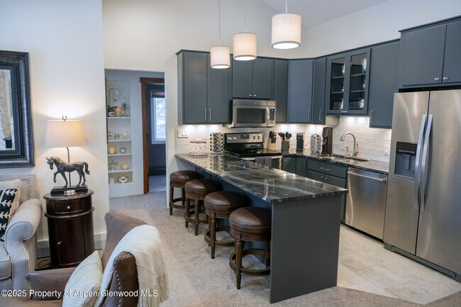 Building Photo - 700 S Monarch St