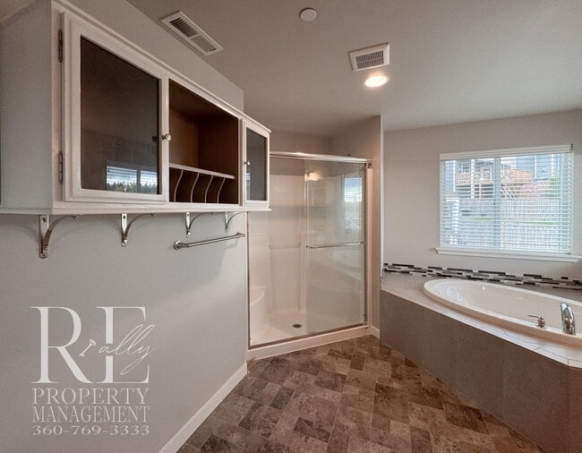 Building Photo - Vaulted Ceilings, Tree-Lined Views & a Spacious Primary Suite Retreat