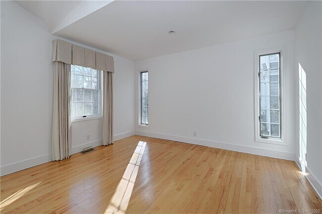 Building Photo - 230 Saugatuck Ave