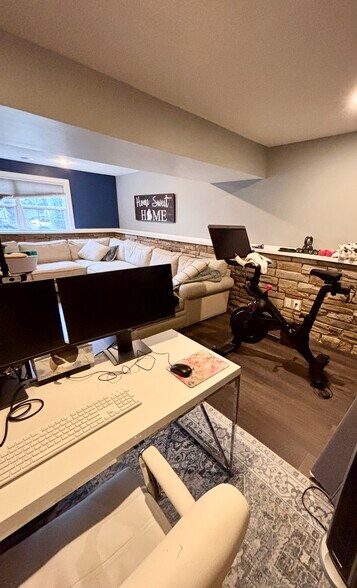 Lower level office area - 723 Pat Ave NW