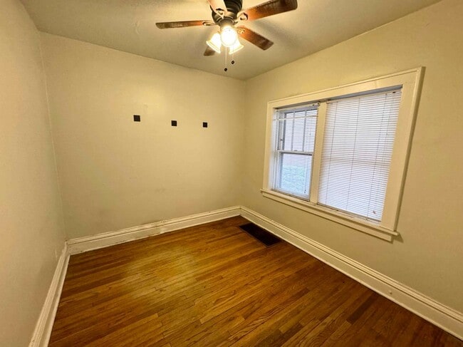 Building Photo - Nicely remodeled 2 bedroom 1 bath home in ...