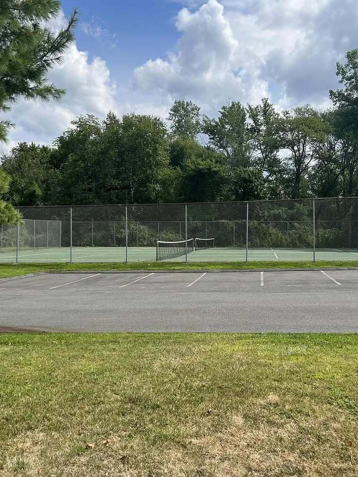 Building Photo - 20 Bryon Rd