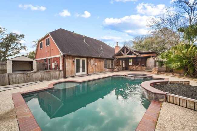 Building Photo - 2602 Cloverfield Ct