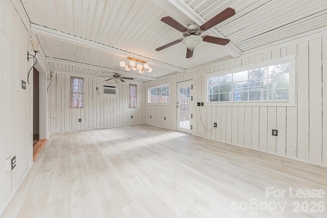 Building Photo - 110 Mendover Dr