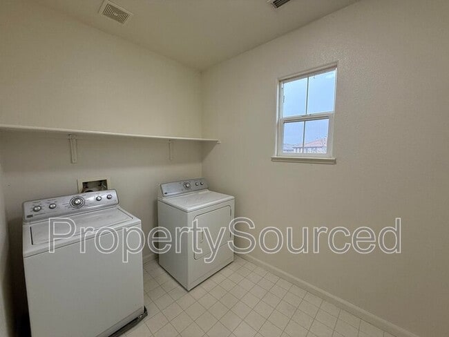 Building Photo - 17340 Ferndale St