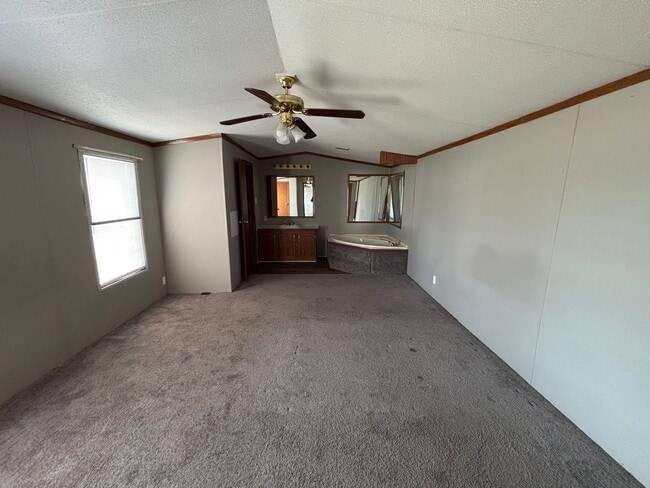 Building Photo - 2 Bed 2 Bath Mobile Home