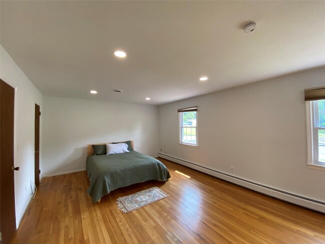 Building Photo - 213 Fort Lee Pl