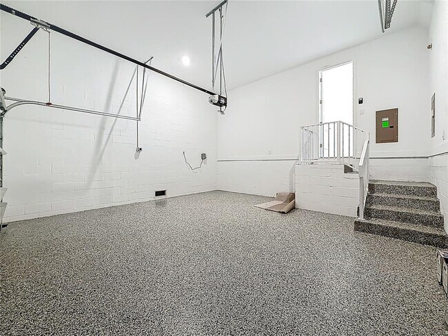 Building Photo - 4732 W Wallcraft Ave