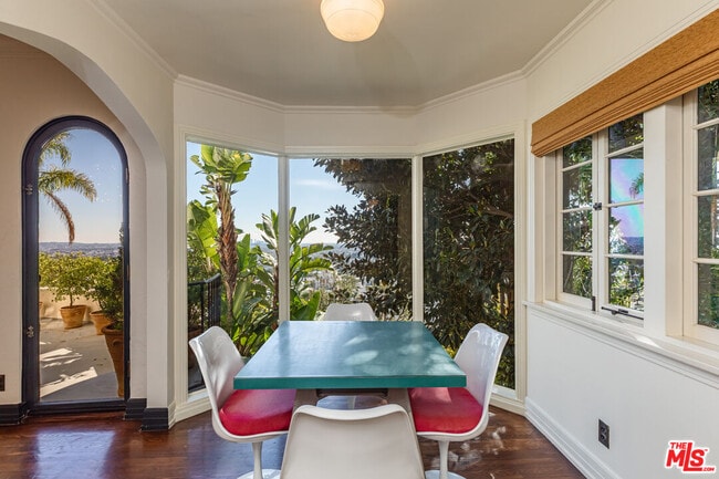 Building Photo - 8440 Harold Way