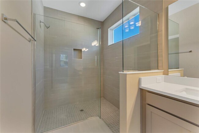 Building Photo - 4441 Lions Gate Ave