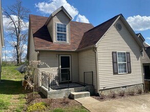Building Photo - Now Available - 2 Bed 2 Bath House in Brit...