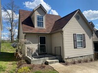 Building Photo - Now Available - 2 Bed 2 Bath House in Brit...