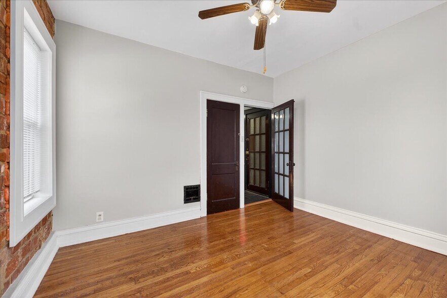 Building Photo - 4636 Shenandoah Ave