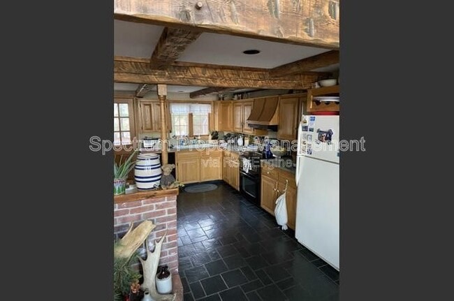 Building Photo - 41 Sunrise Ln