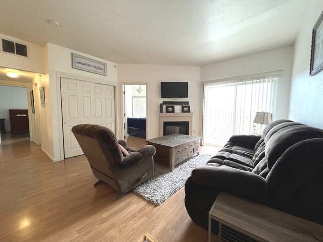 Primary Photo - 2430 W 82nd Pl