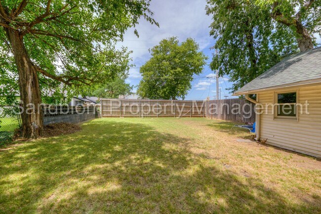 Building Photo - For Lease | TU | 5 Bed + 3 Bath | $2500 Rent