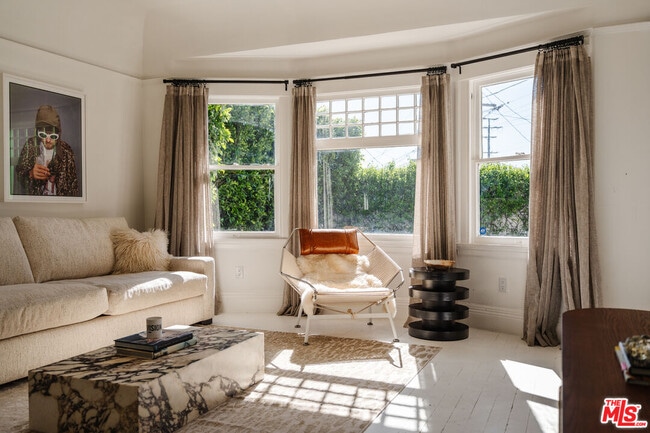 Building Photo - 1163 Nelrose Ave