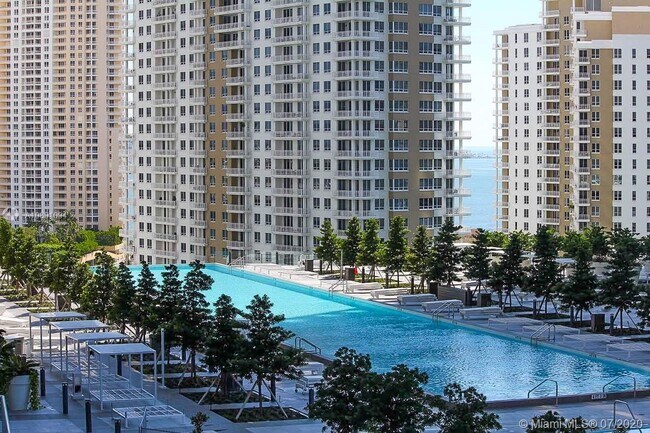 Primary Photo - 485 Brickell Ave