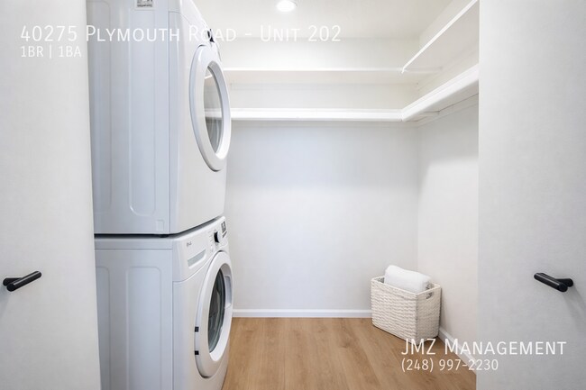 Building Photo - 40275 Plymouth Rd