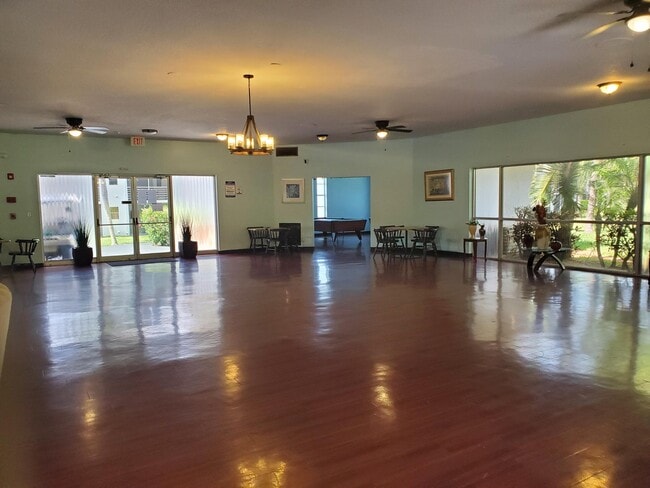 Building Photo - 2200 Springdale Blvd